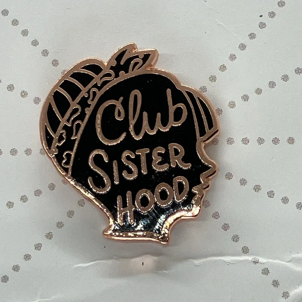 Club Sister Hood Pinback Button Rose Gold Tone Lapel Pin Hat Lanyard Jacket‎ Bag